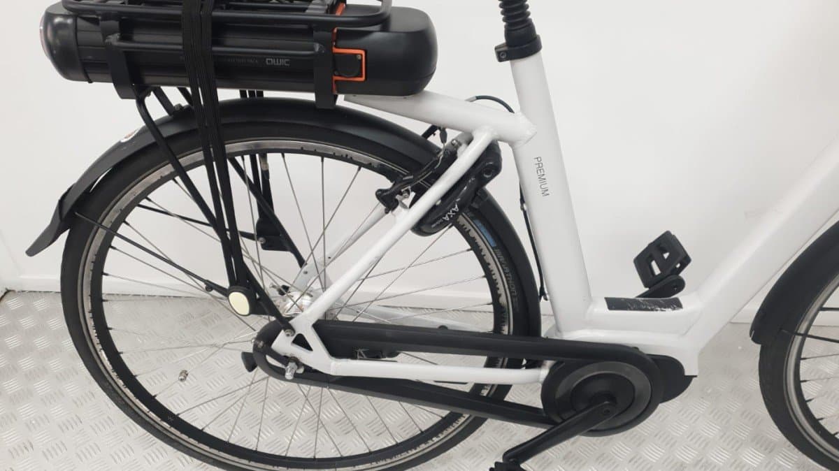 Tweedehands QWIC Premium fn7 stadsfiets bafang middenmotor 55 cm foto 3