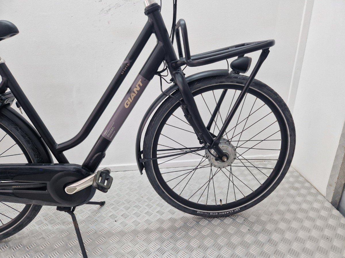 Tweedehands Giant Triple x elektrische stadsfiets voorwielmotor 241wh 56 cm foto 3