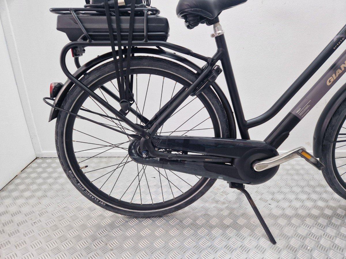 Tweedehands Giant Triple x elektrische stadsfiets voorwielmotor 241wh 56 cm foto 2