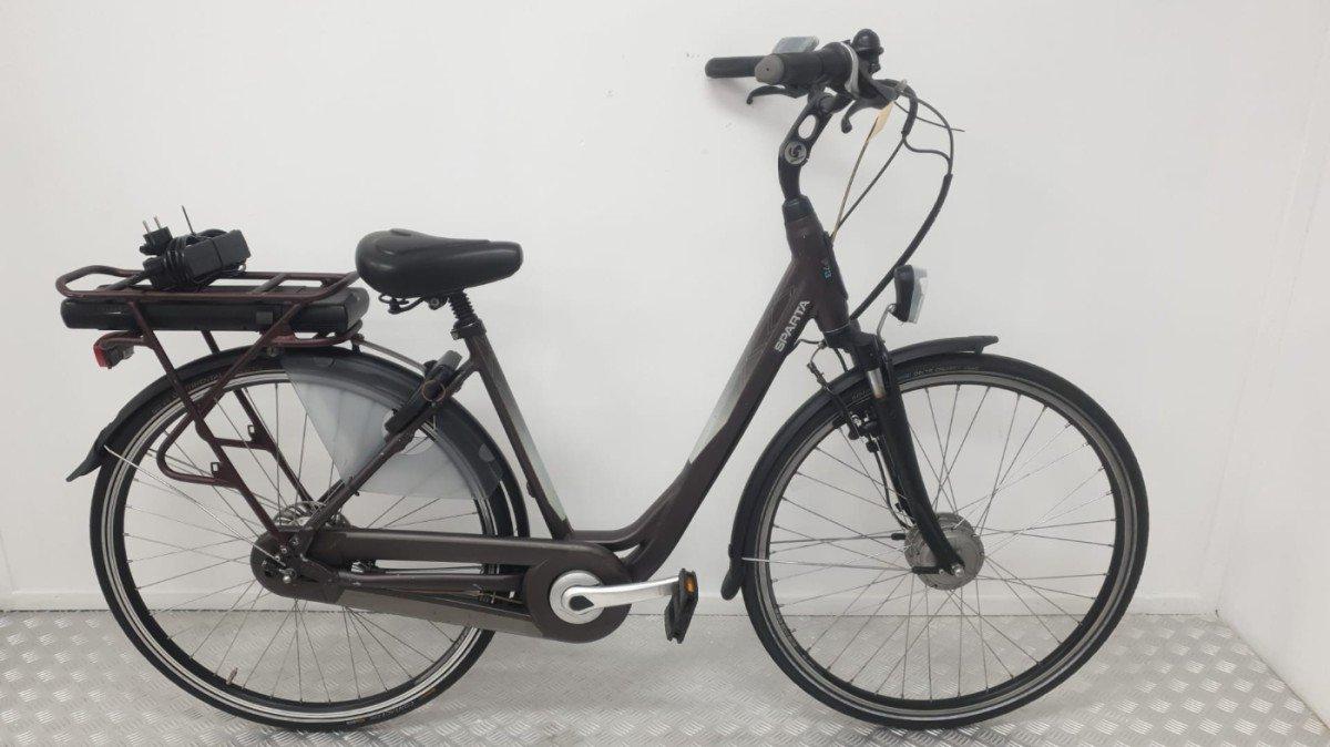 Sparta F7e bruine elektrische stadsfiets, 48 cm, vooraanzicht