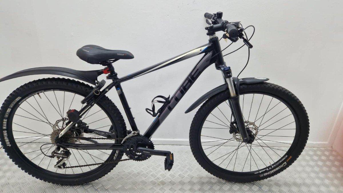 Cube Aim mountainbike 27.5 inch zwart, voorvering, hydraulische schijfremmen