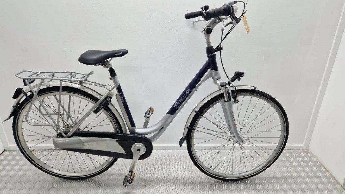 Cross Trendy damesfiets 50 cm grijsblauw, gesloten kettingkast, bagagedrager