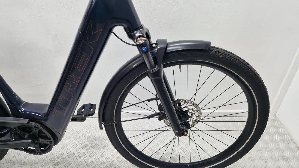 Tweedehands Trek District + 5 stadsfiets bosch middenmotor 55 cm foto 2