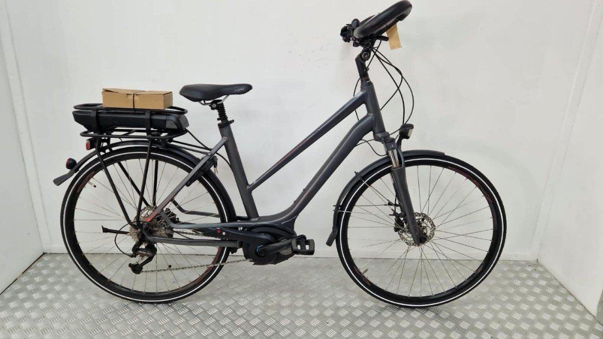 Tweedehands Cube Touring e-Bike bosch middenmotor 460wh 54 cm