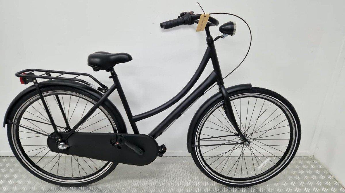 Budgetbike Omafiets zwart familiefiets vooraanzicht