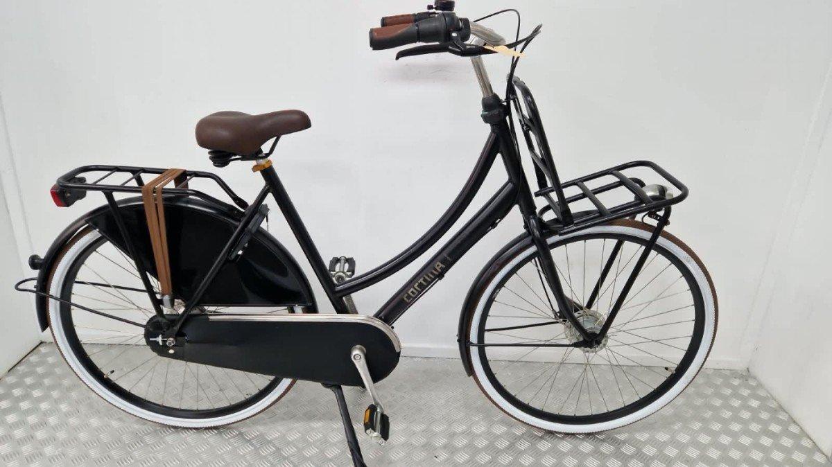 Cortina U4 zwarte transportfiets 57 cm met bagagedrager