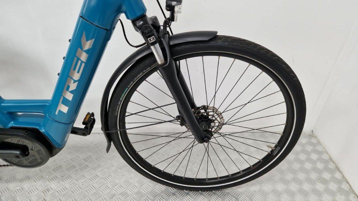 Tweedehands Trek Verve+ 3 e-bike Bosch middenmotor 400Wh 51 cm foto 2