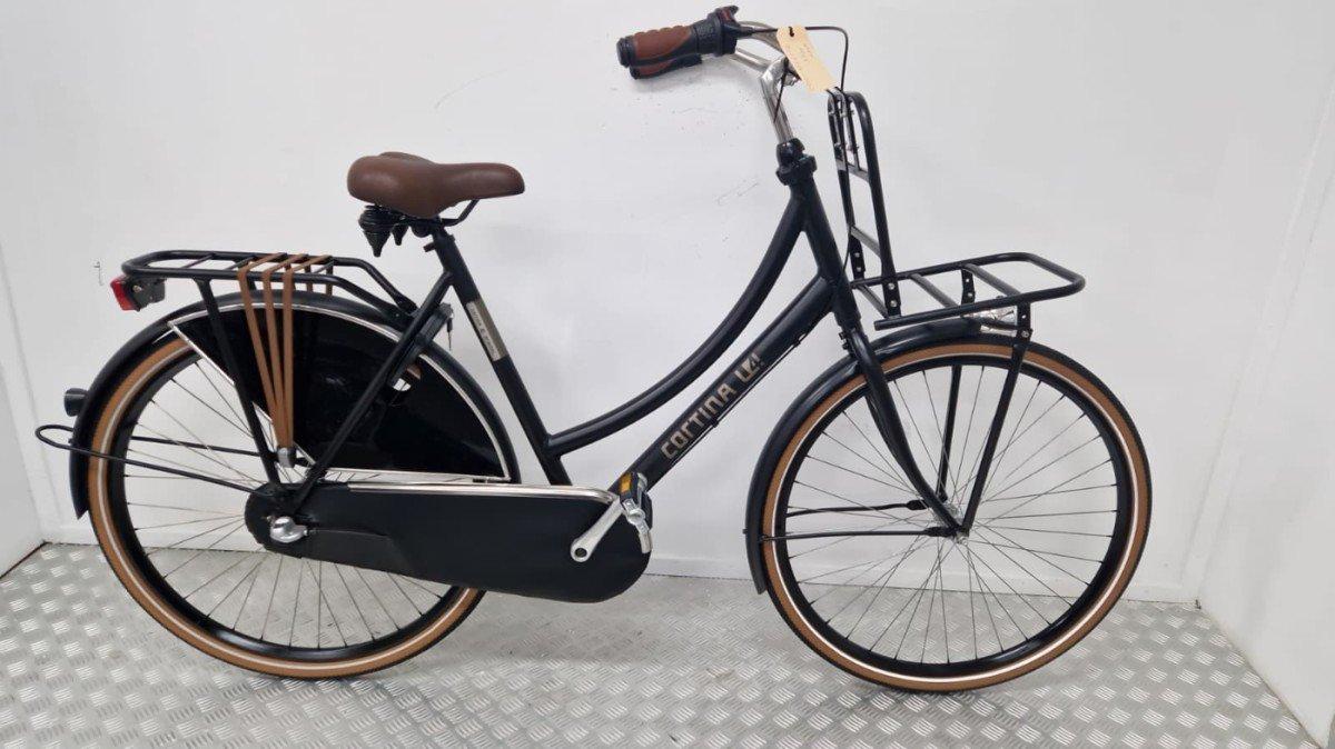 Cortina U4 transportfiets 57 cm in zwart, vooraanzicht