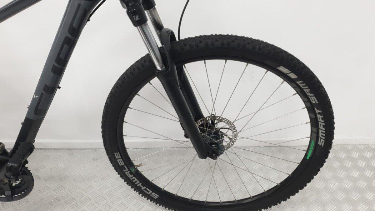 Tweedehands Cube Aim Pro mountainbike 42 cm foto 2