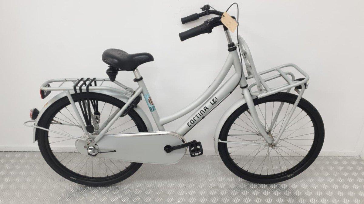 Cortina U4 kinderfiets 24 inch grijs met bagagedrager