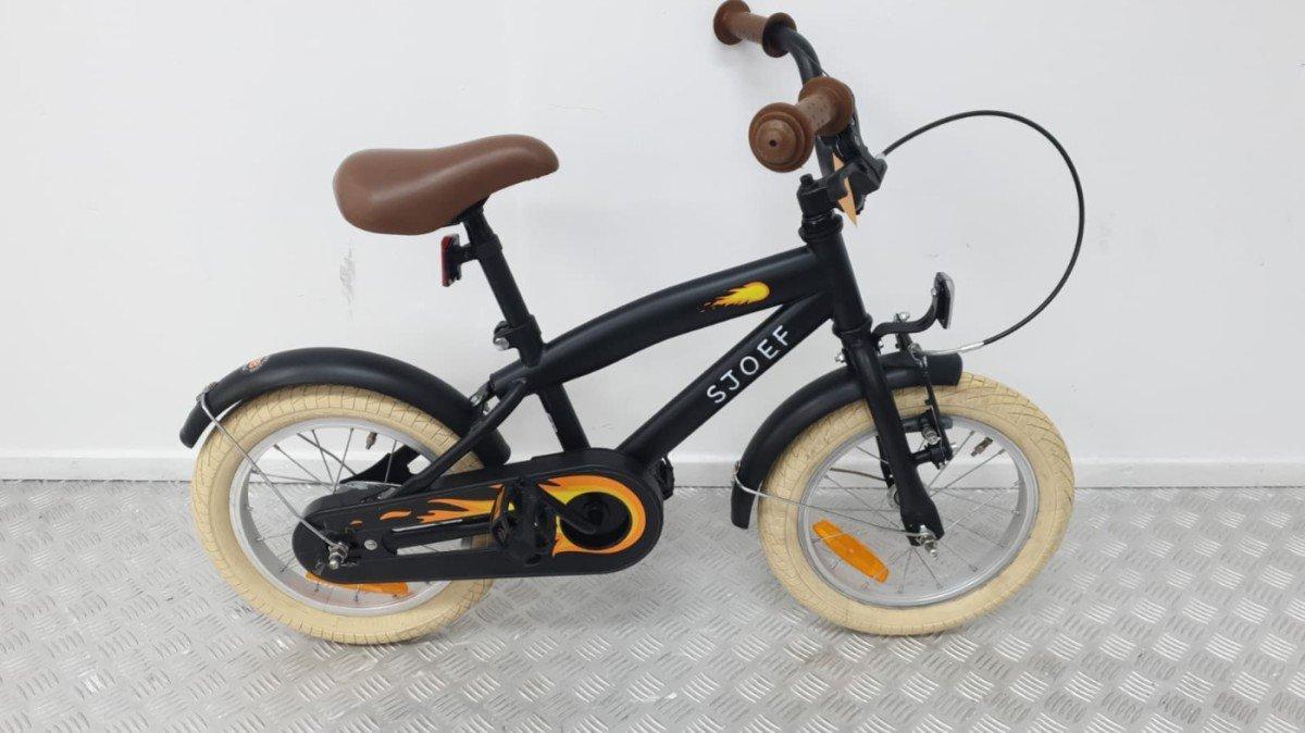 Sjoef kinderfiets 12 inch zwart, terugtraprem, gesloten kettingkast