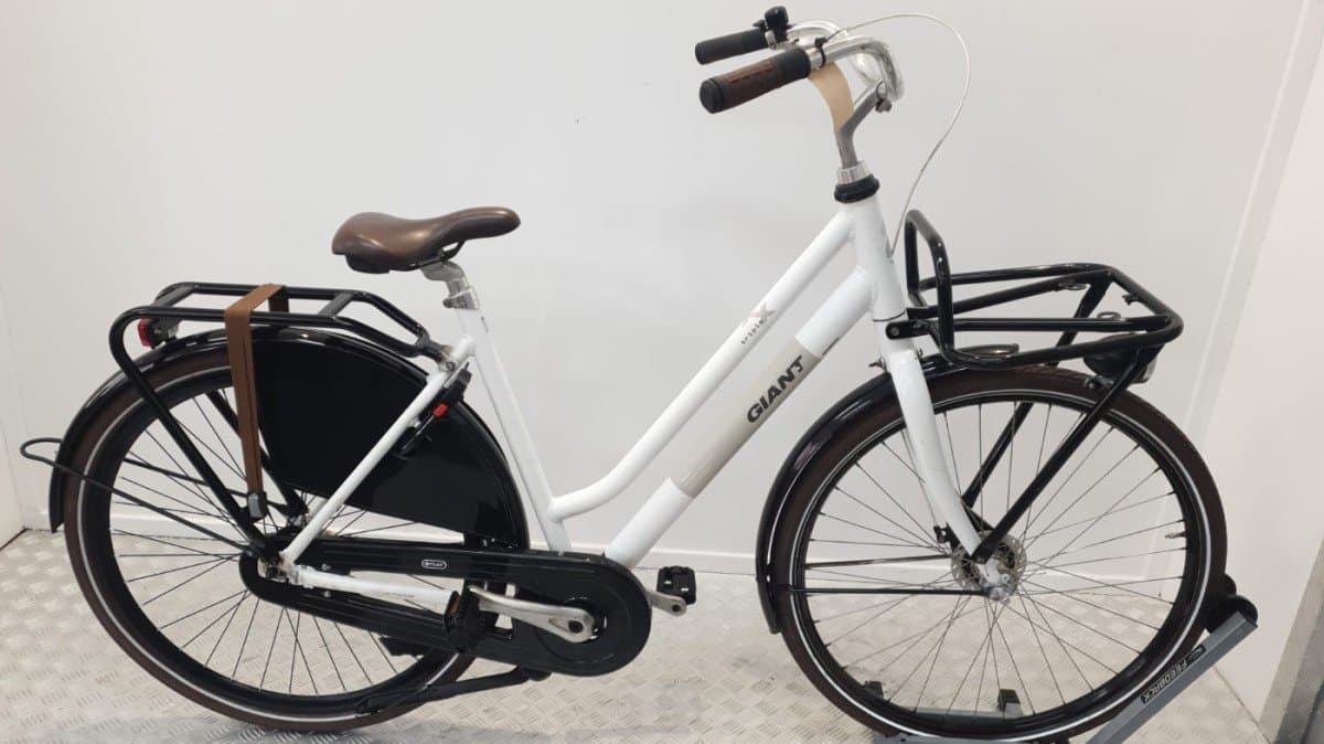 Giant Triple X transportfiets 56 cm wit, vooraanzicht